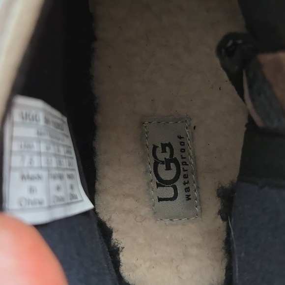 UGG ATTELL WATERPROOF LEATHER BOOTIE MOLE - Picture 6 of 8